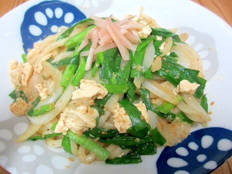 豆腐とニラのゴマ焼きうどん